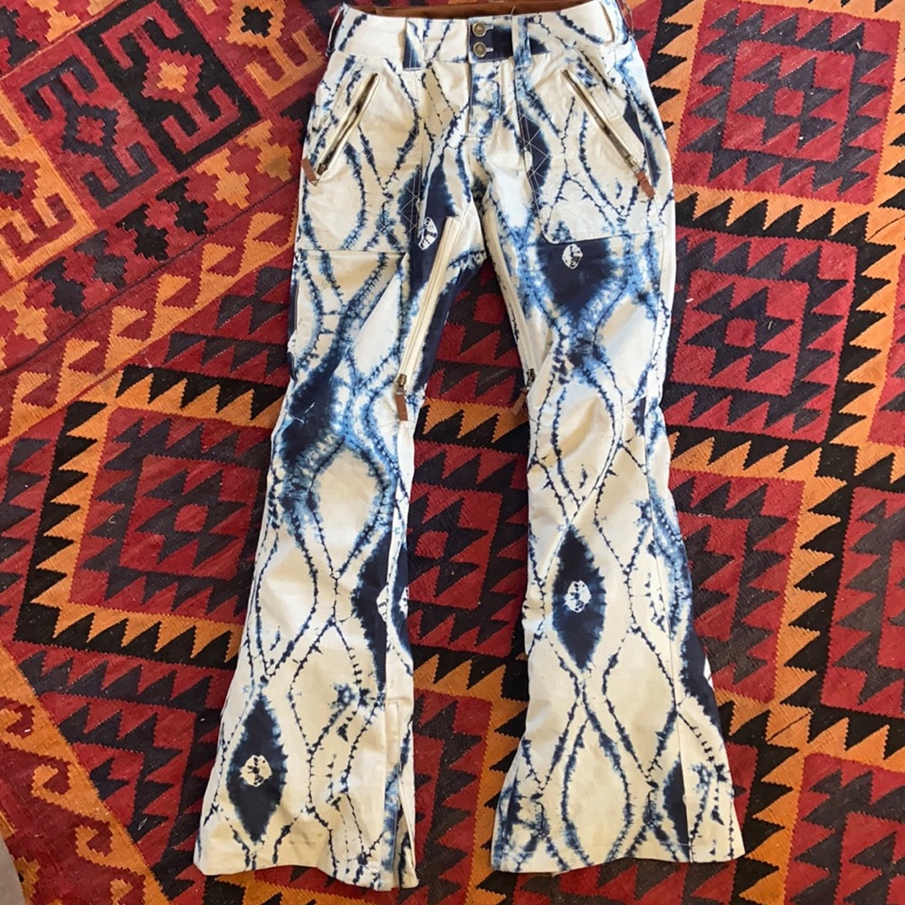 Burton Cat-eye tie dye snow board pants